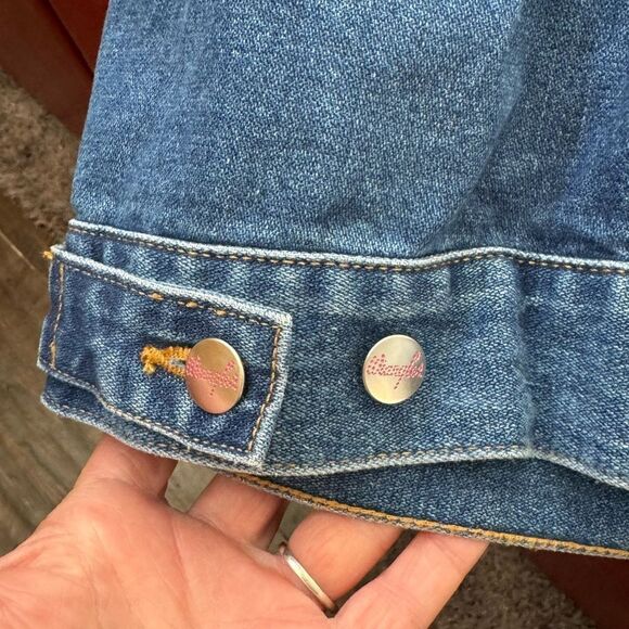 Wrangler-Barbie denim Jean jacket sz XL LE 
Classic 60s jean jacket New w/tags - Picture 9 of 16